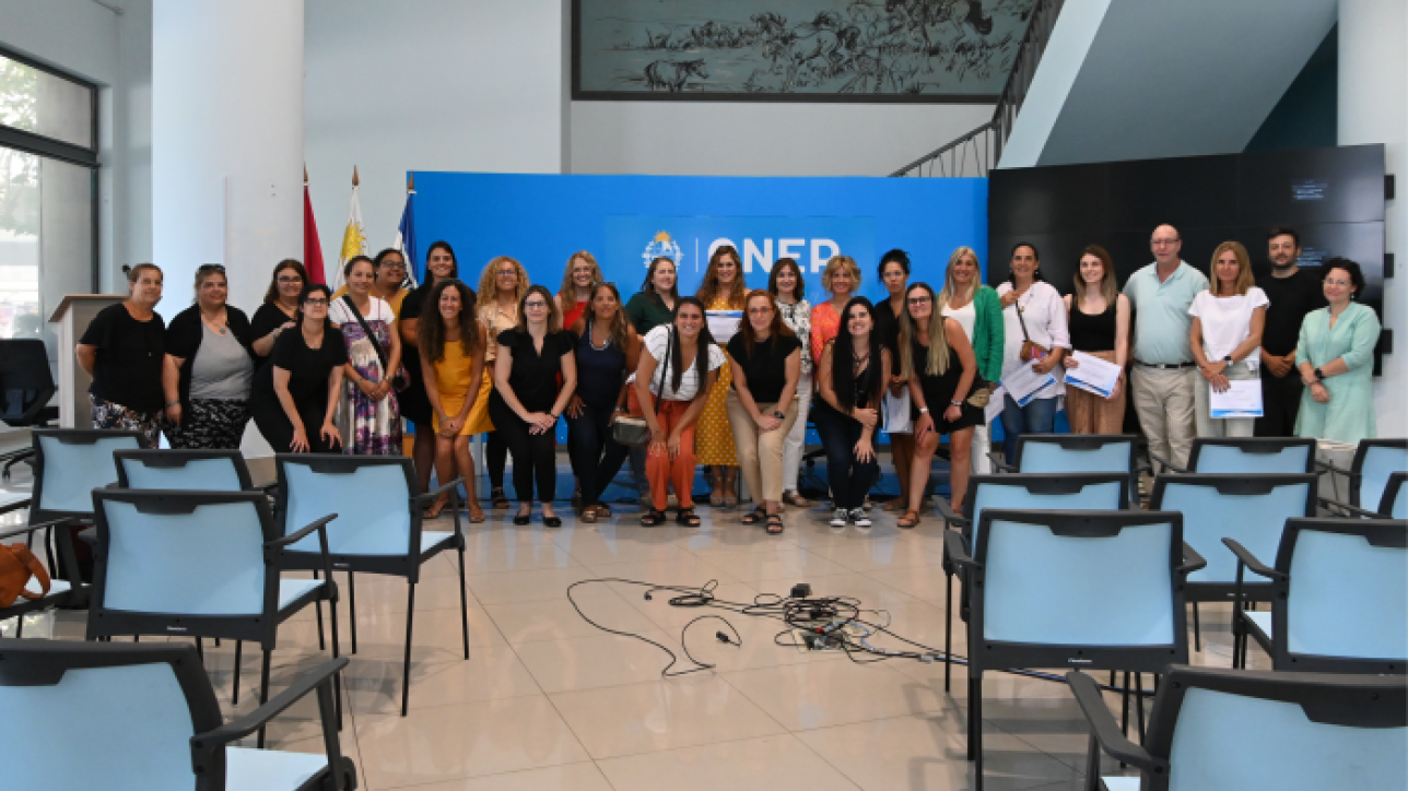 foto grupal de quienes participaron de la formación de Cereso